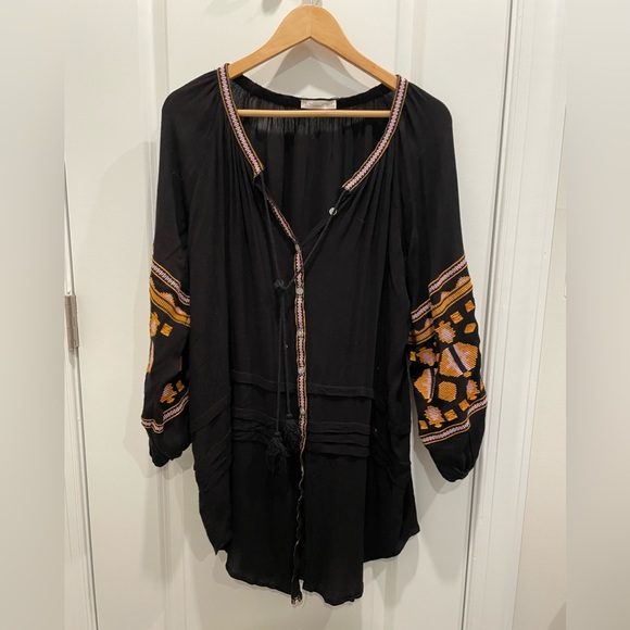 R. Vivimos Doupe Tunic in size Large - Picture 3 of 6